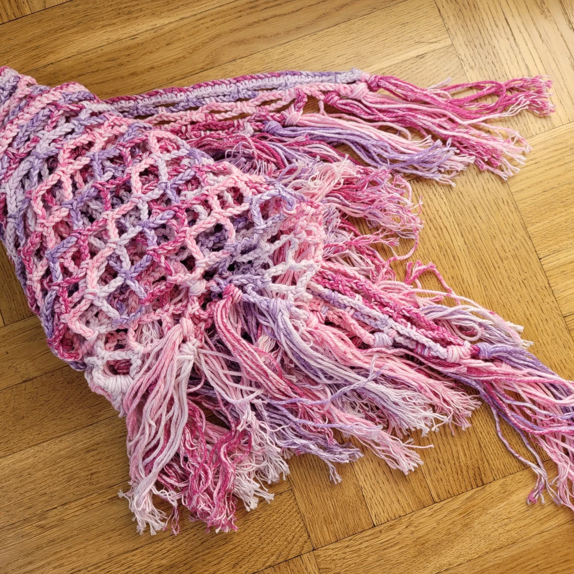 Trekantssjal rosa med fransar - 90