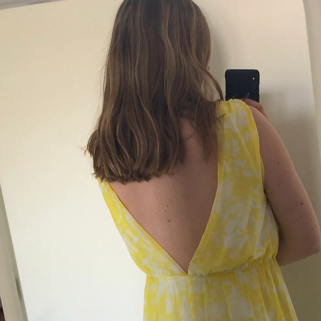 Gul långklänning med slits  - 91