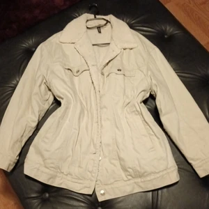 Jeans Jacka - Jeans jacka med ull inuti, ifrån hm, strl L mer som M,
