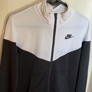 Nike tröja - Knappt använd