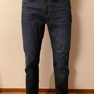Mörkblåa dressman jeans str W32 L32 aldrig använda