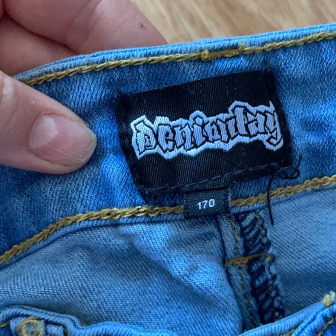 Oanvända Ljus blåa jeans strl 170  - 91