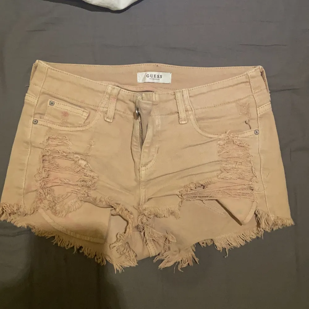 Guess Pinky shorts not beige. They look pretty short when you wear them. Fits 36 and is very comfortable. Price can be discussed !❤️. Shorts.
