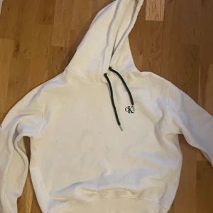 Hoodie - Säljer då den inte används längre