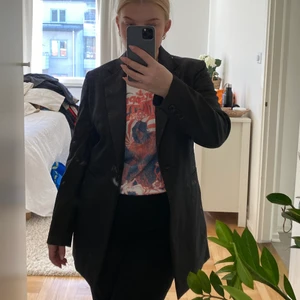 Mörkbrun kavaj - Snygg mörkbrun kavaj, passar storlek 34-38 beroende på passform☺️