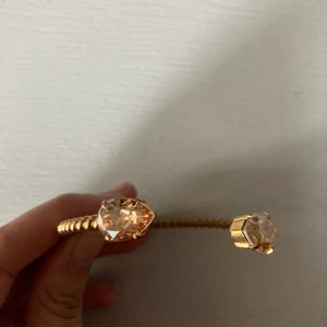 Carolin Svedbom armband  - Armbandet från Carolin Svedbom ,i fint skick .