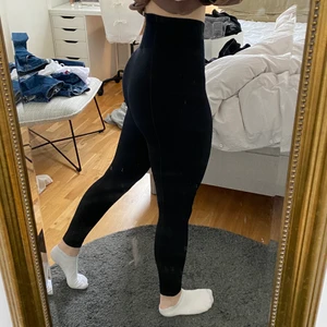 Gymshark träningstights - Träningstights från gymshark i fint skick, spårbar frakt 51kr🥰