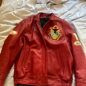 Jacka - En motorcykeljacka i läder/skinn i strl L 