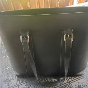 Väska  - Väska säljes. Fint skick. 