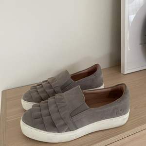 Säljer dessa super söta skorna då dom inte kommer till användning längre. 💗💗