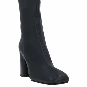 Acne Studios boots - Acne Studios boots med fyrkantig tå.  8.5cm klack, storlek 36.  Knappt använda. 