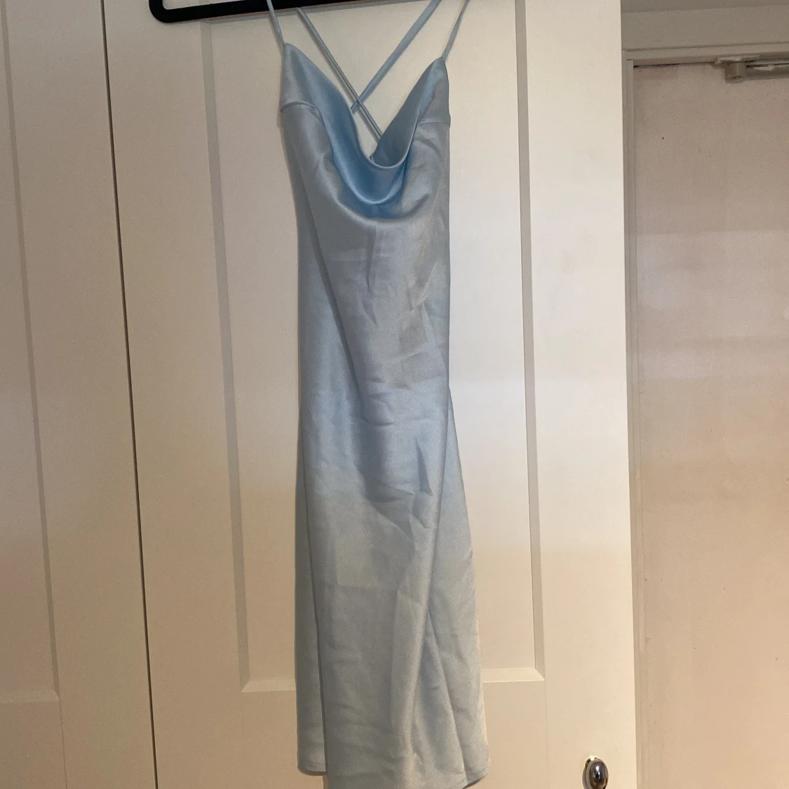 Klänning med snörad rygg