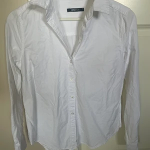 Vit Linneskjorta - Vit Linneskjorta från Ginatricot. Nypris: 400kr