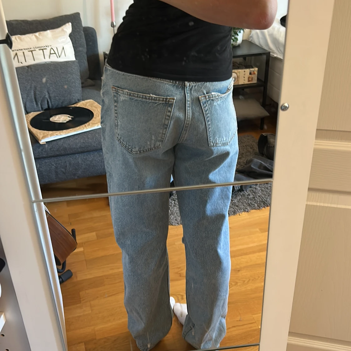 Ljusblå ripped jeans  - 1