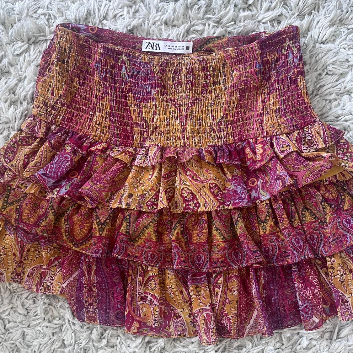 Paisleymönstrad volangkjol från Zara - 1