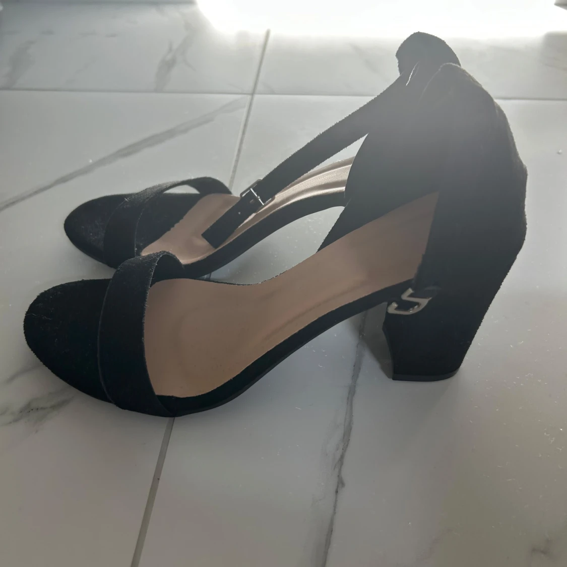 Svarta mockaklackar  - 1