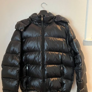Svart Jacka, Polo Ralph Lauren - Jacka från Polo Ralph Lauren, otroligt bra skick, sällan använd. 