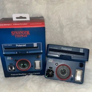 Stranger Things Polaroid Analog Kamera - STRANGER THINGS Polaroid 9017 OneStep 2 Instant Film Camera