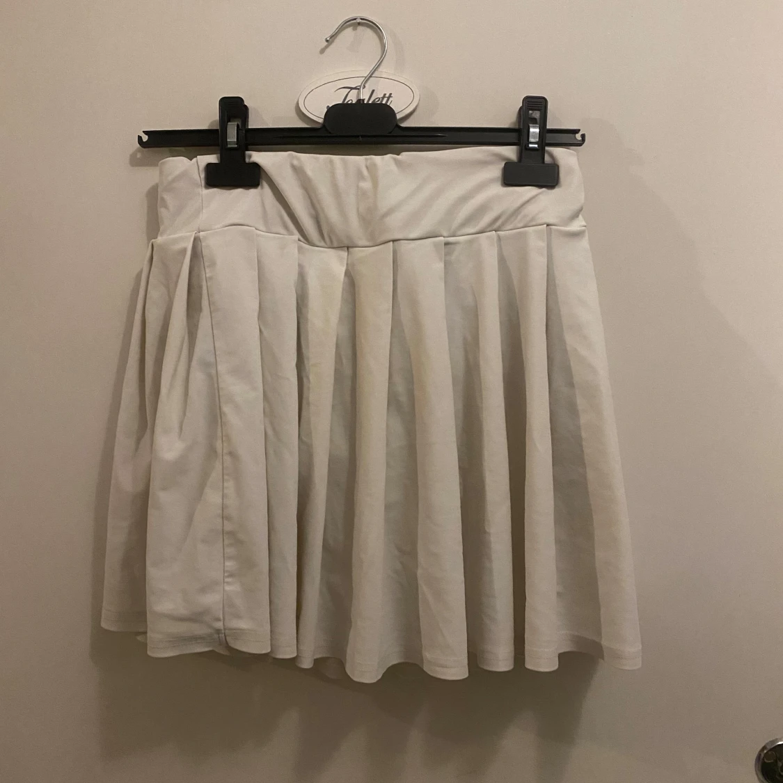 Vit plisserad kjol från Shein