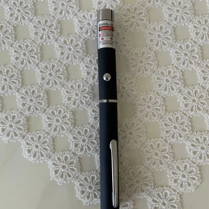 Laserpekare (lagligt)  för tavlor  - Laserpekare för användning av tavlor som pekare eller leka med katt, lagligt 