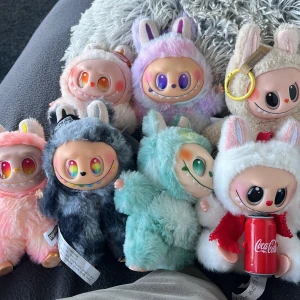 Labubus 7 pack - Man får med kartongerna och korten till dom