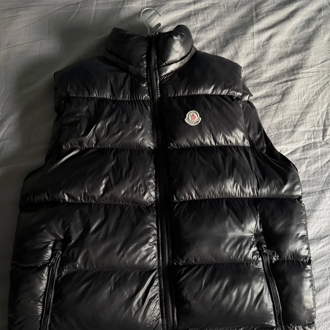 Svart dunväst från Moncler