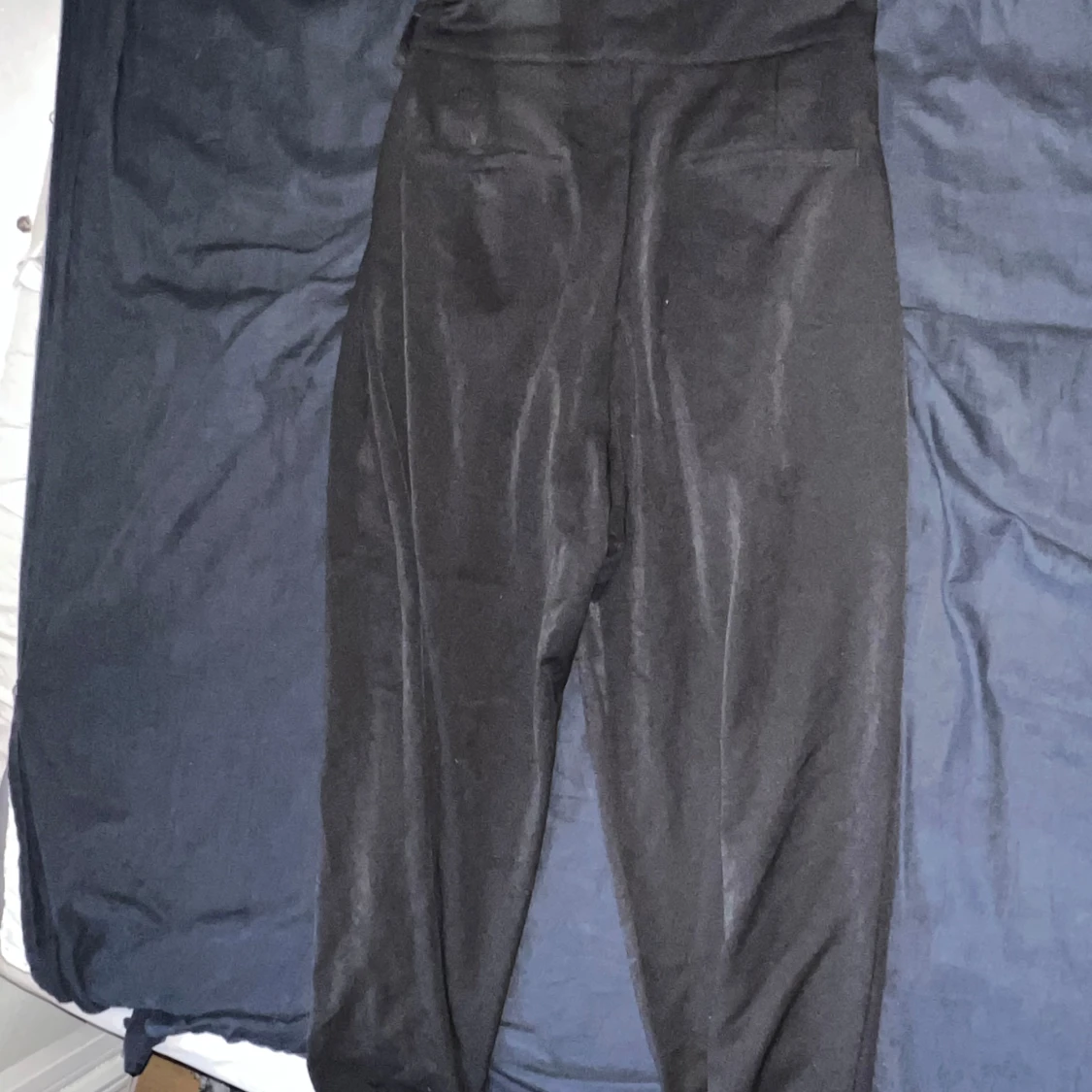 Svarta vida kostymbyxor med hög midja - 1