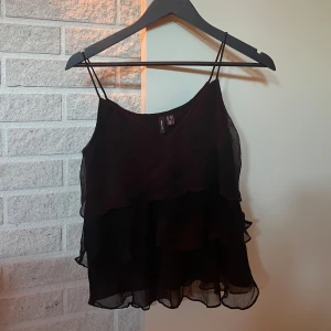 Volanglinne - Volanglinne fårn Vero Moda i storlek xs, aldrig använd.