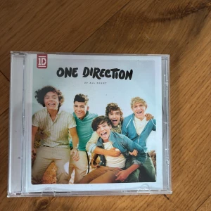 Up all night cd - Up all night cd av one direction, deras debutalbum 