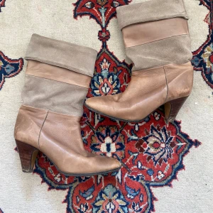 Läderboots - Snygga men för små för mig 😭de är i 38 men tkr att de är lite mindre i storleken 