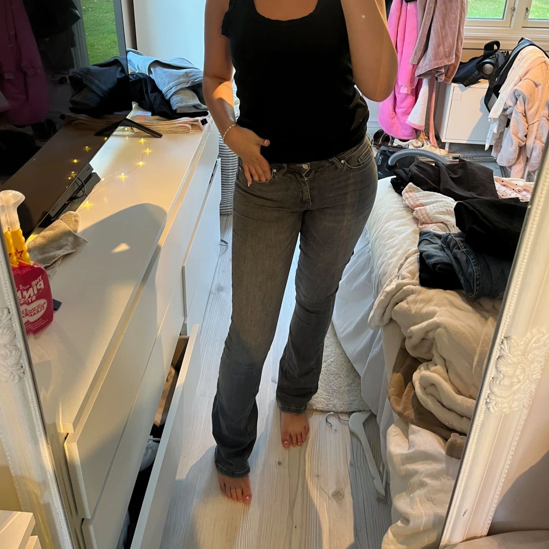 Grå bootcut jeans med normal passform - 1