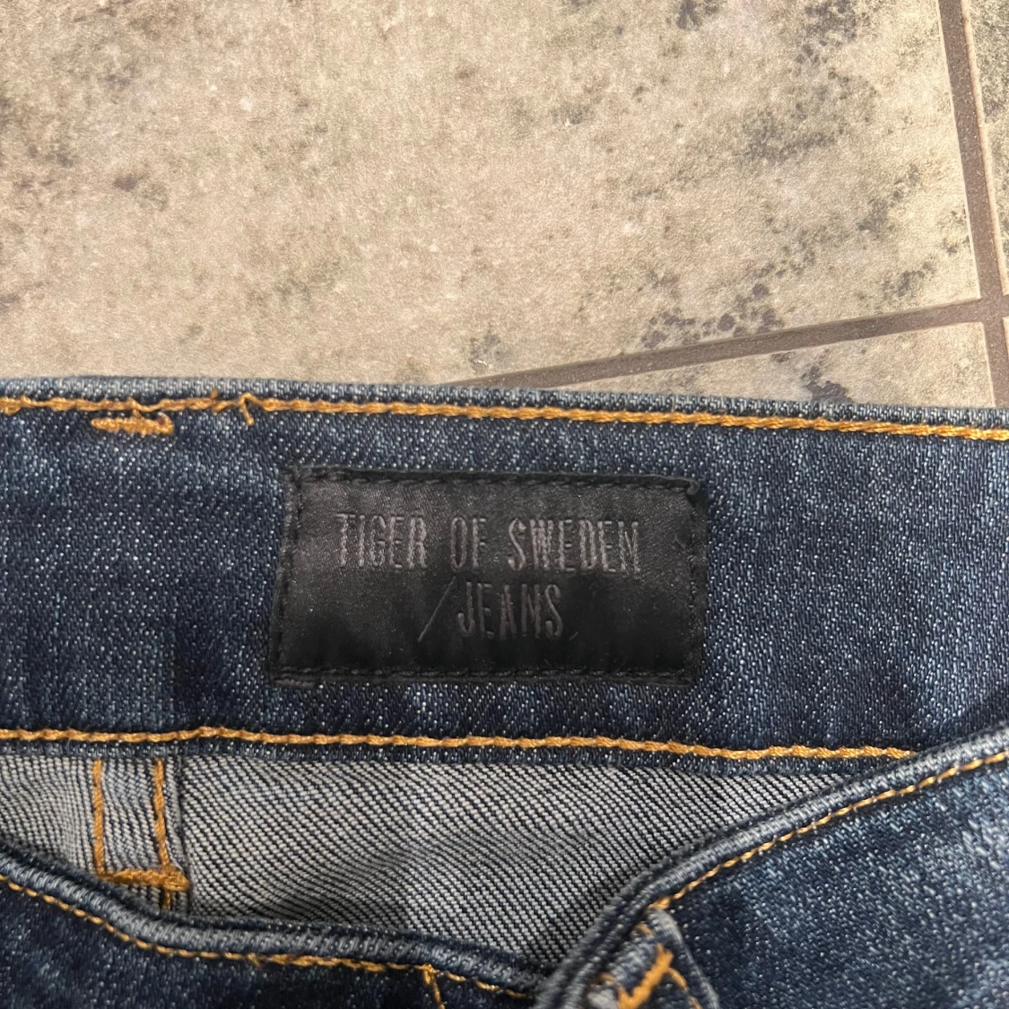 Tiger of Sweden mörkblå jeans slight - 2