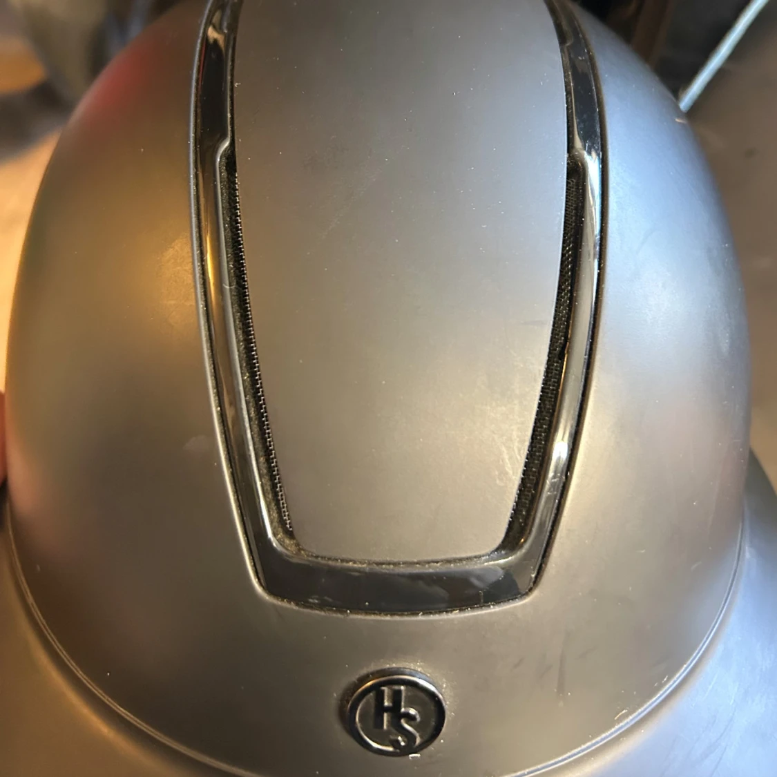 Svart ridhjälm från HS - 1