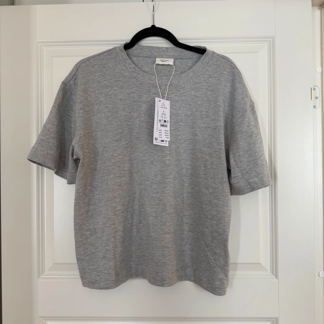 Grå basic t-shirt från Gina Tricot