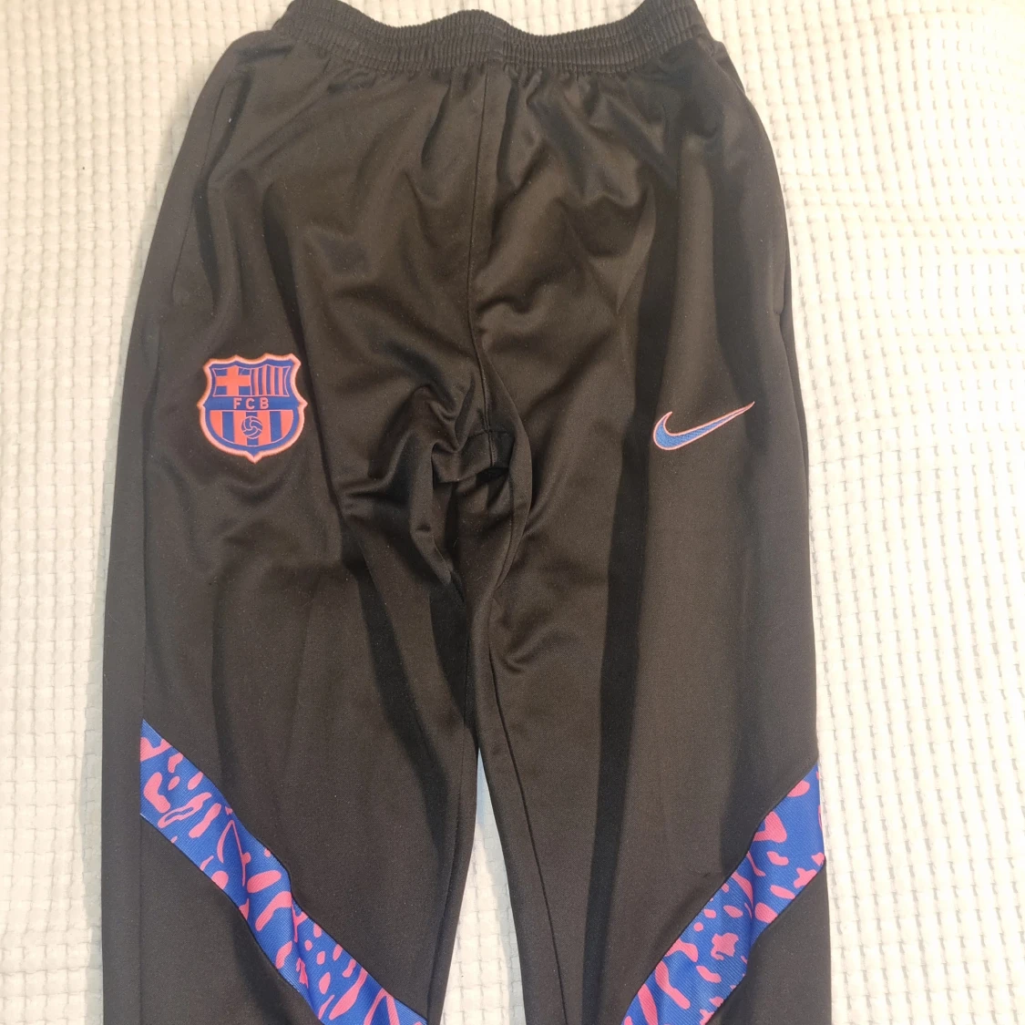 Svarta träningsbyxor med Barcelona-logga - 1
