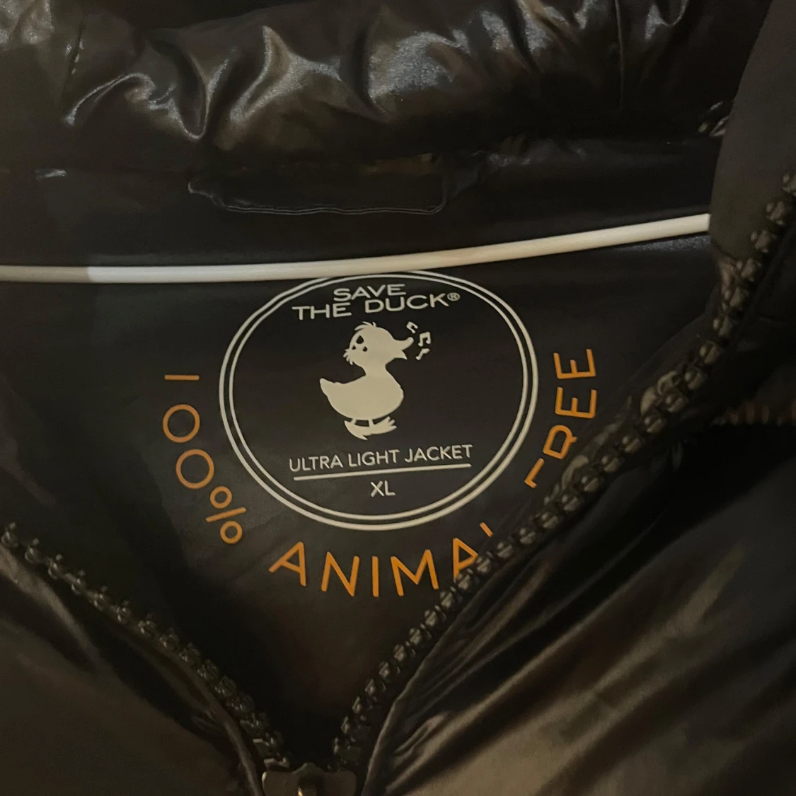 Svart pufferjacka  - 1