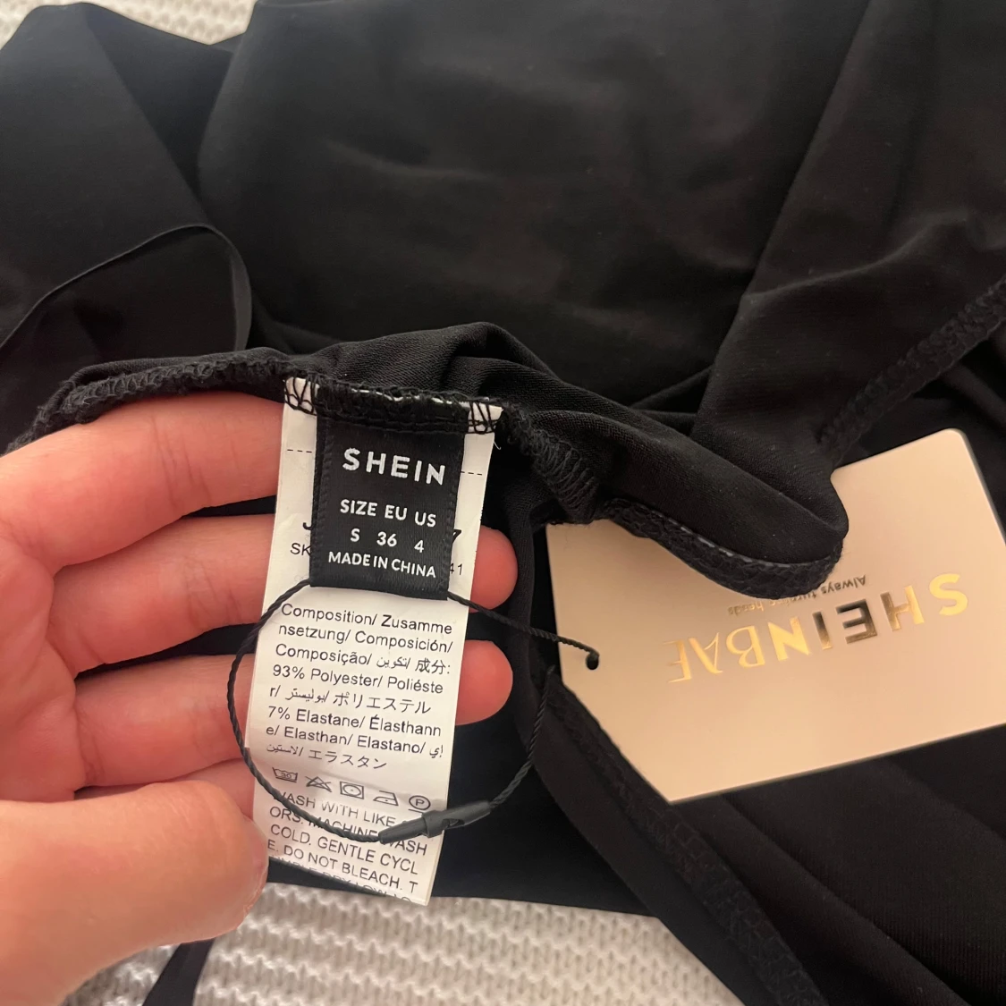 Svart offshoulder body  - 2