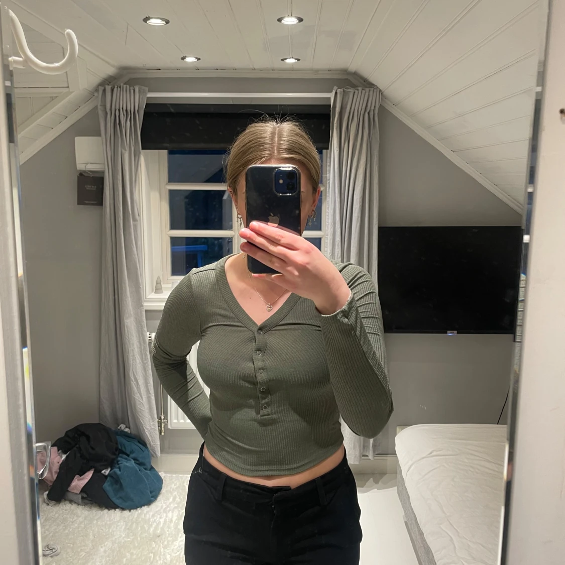 Olivgrön ribbad topp från H&M Divided