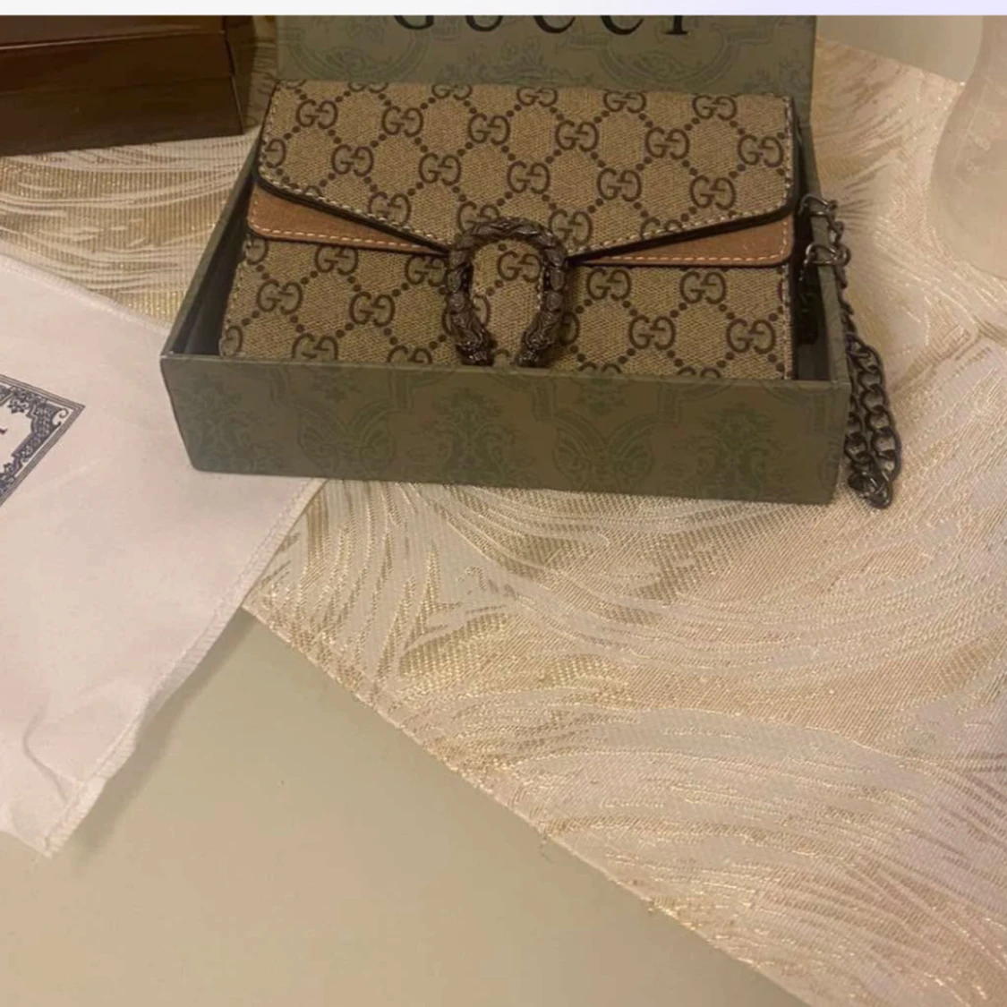 Säljer min Gucci väska då den kommer till användning  - 1