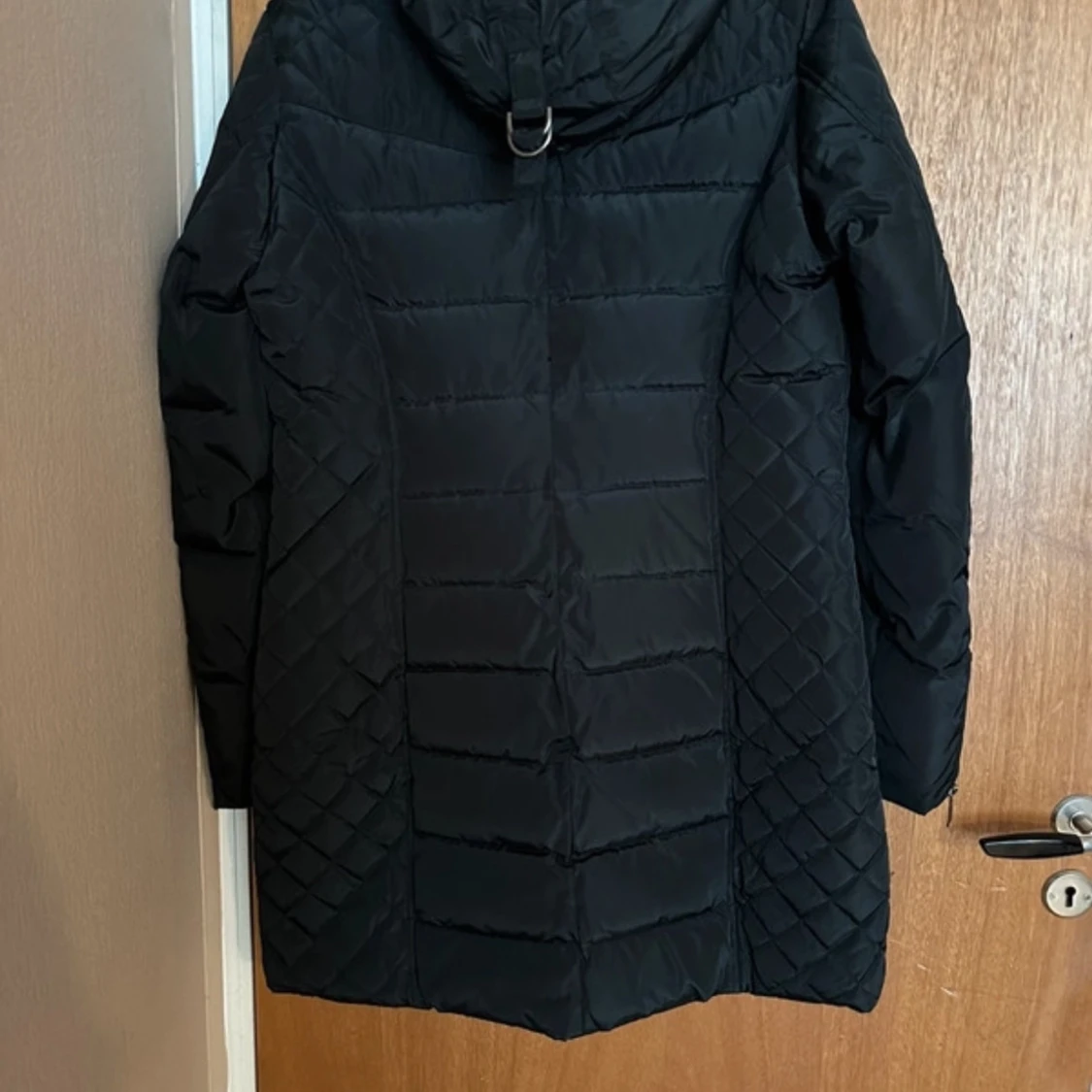 Svart lång jacka  - 1