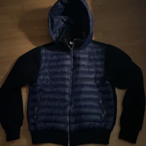 Blå cardigan från LeVon - Använd 1/2 gånger hör av dig vid frågor! Pris kan diskuteras! 