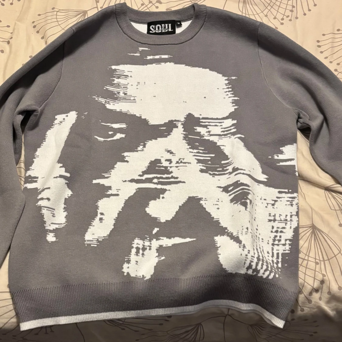 Grå stickad tröja SOUL All Eyes On Me