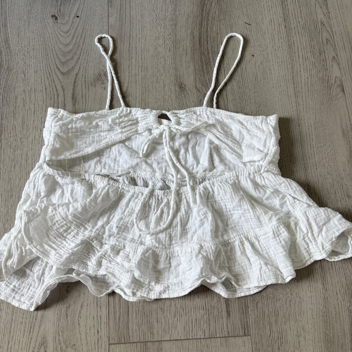 Vit volangtop från Gina Tricot - 1