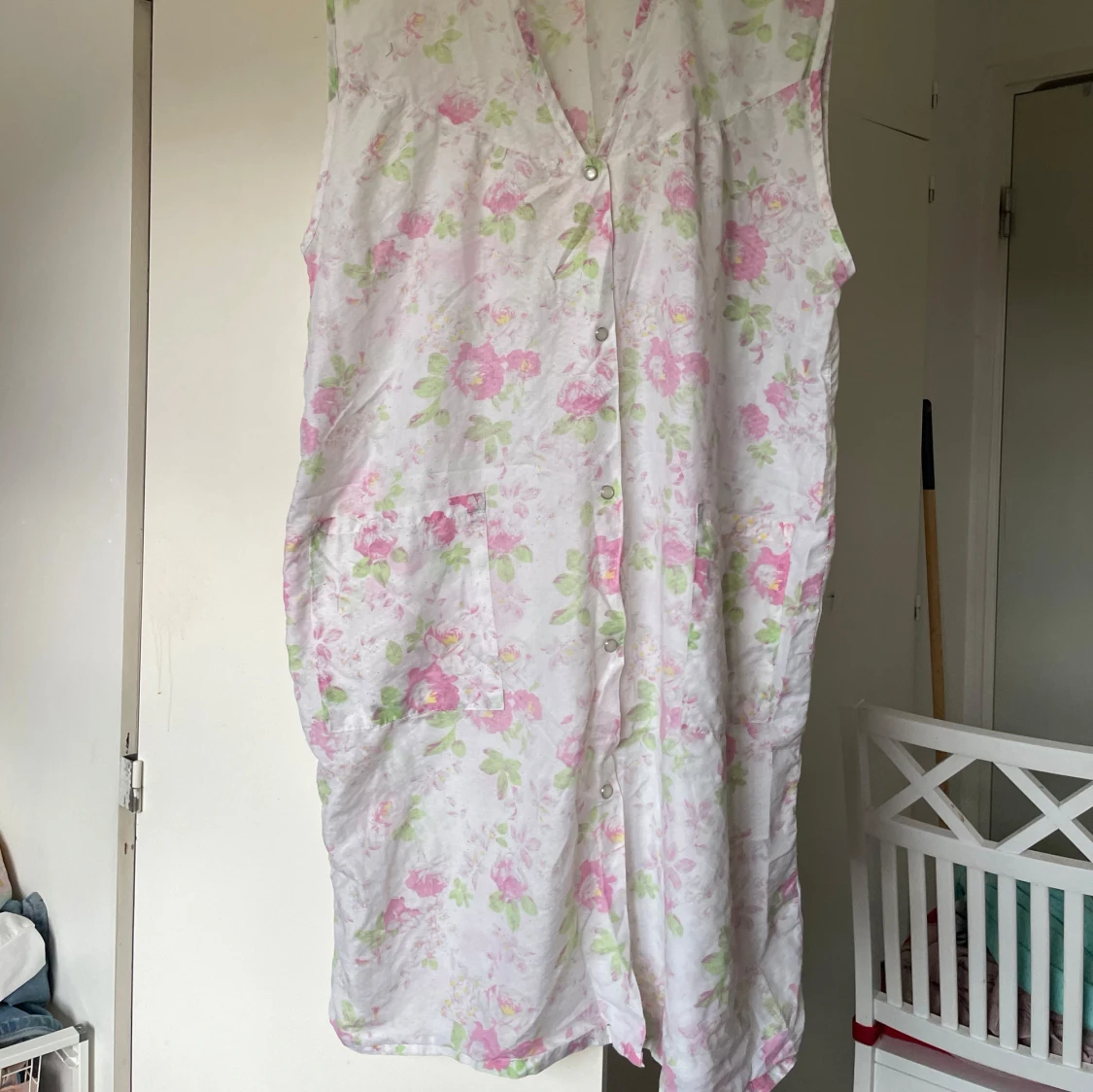 Blommig ärmlös långklänning - 2