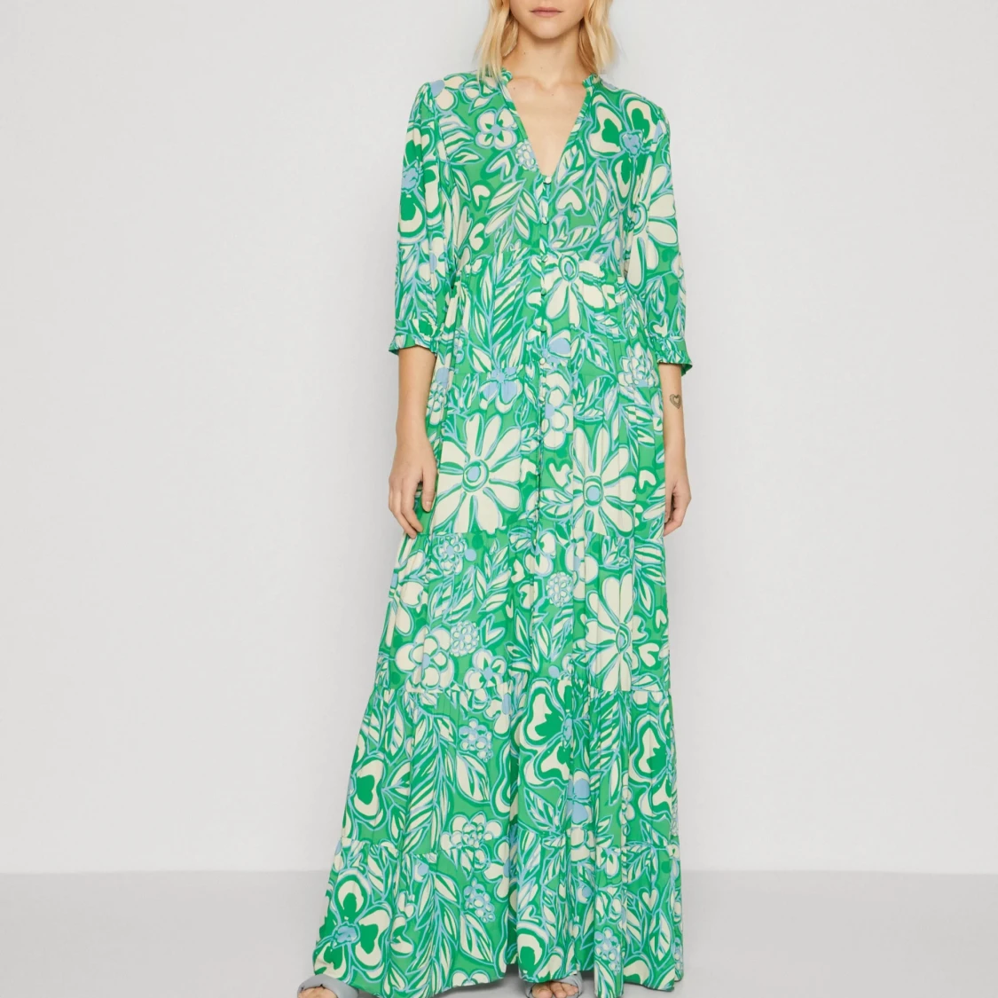 Grön blommig långklänning från Fabienne Charpot