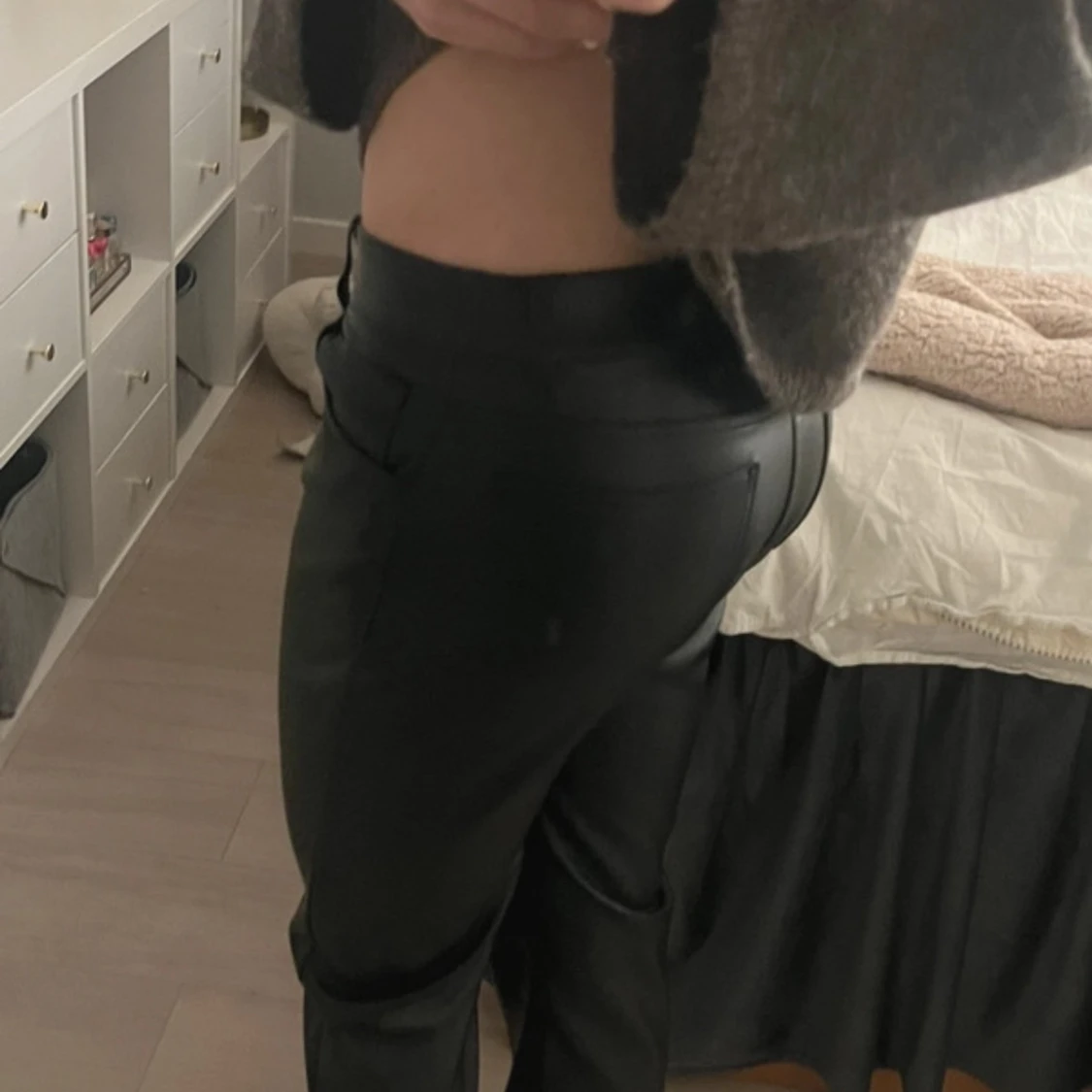 Skinnbyxor från bik bok  - 4