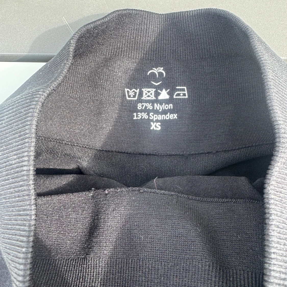 Svarta leggings från Peach Tights  - 3