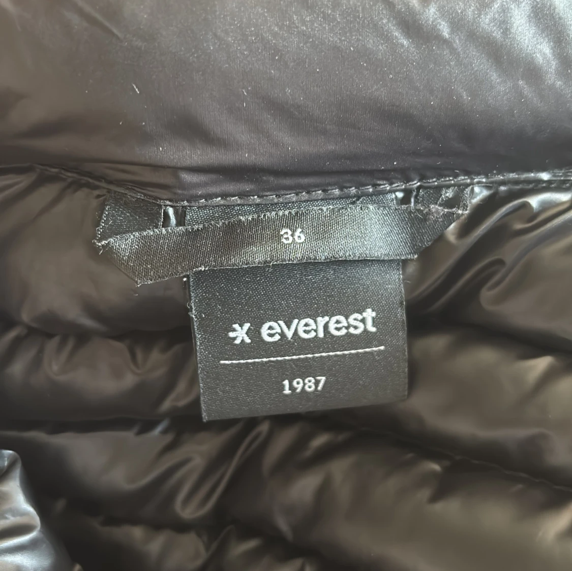 Svart dunväst från Stadium - 3