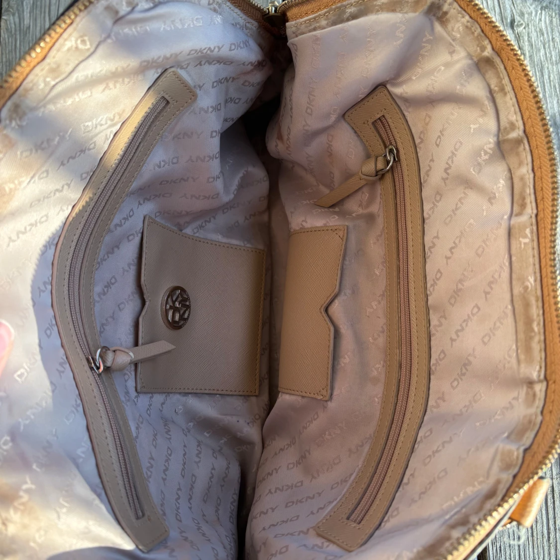 DNKY handväska - 3