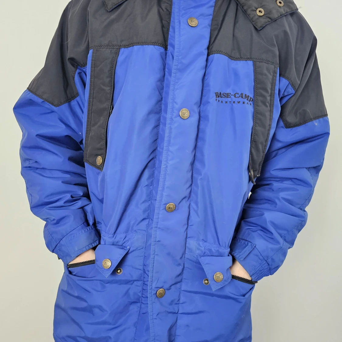 Blå och svart vinterjacka från Base-Camp